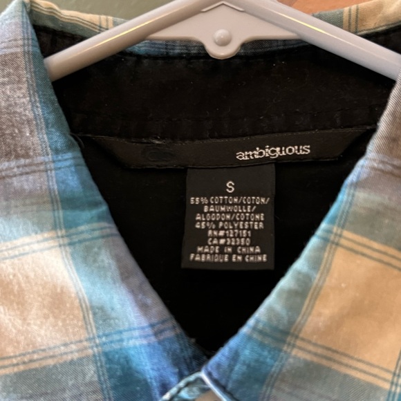 Ambiguous men’s casual L/S button up - Picture 2 of 2